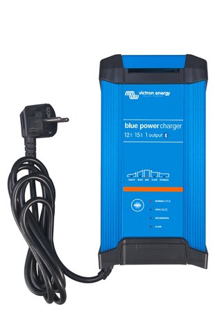 Blue Smart IP22 Charger 12/15 230V CEE